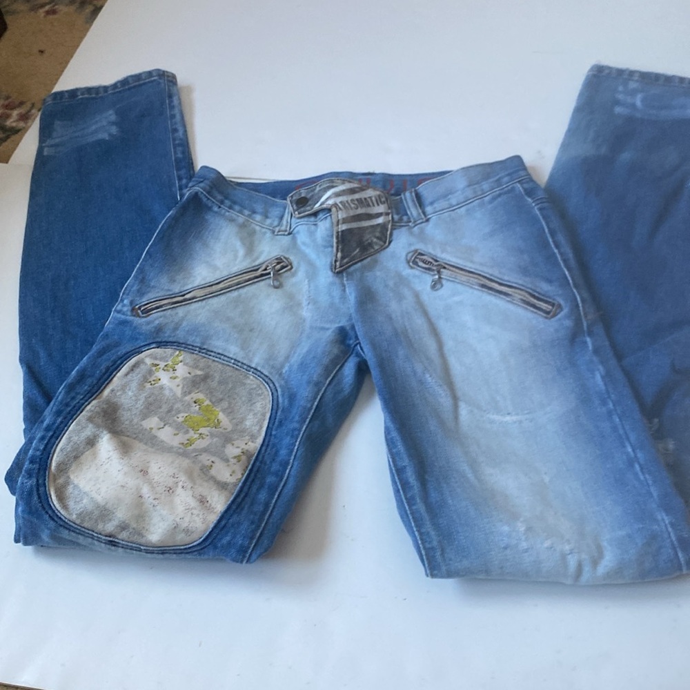 Swift Women’s Distressed Denim Jeans